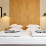 Alojamento de Acomodação e Pequeno-almoço East Coast Deluxe 4*