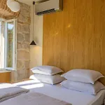 Alojamento de Acomodação e Pequeno-almoço East Coast Deluxe 4*
