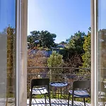 Alojamento de Acomodação e Pequeno-almoço East Coast Deluxe 4*