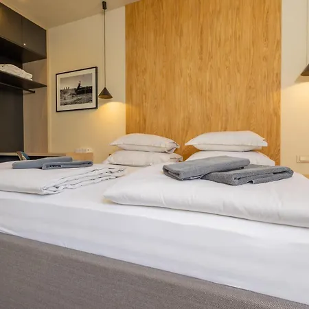 East Coast Deluxe B&B