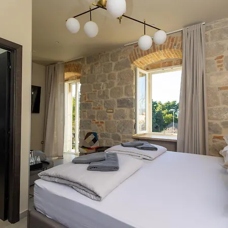East Coast Deluxe Bed & Breakfast