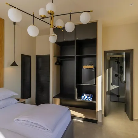 East Coast Deluxe Bed & Breakfast 4*
